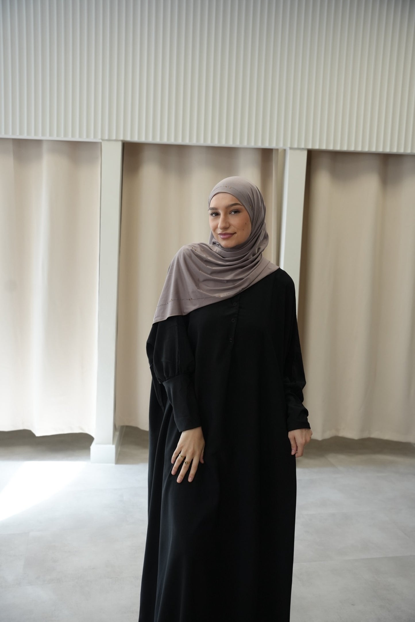 ABAYA LIA