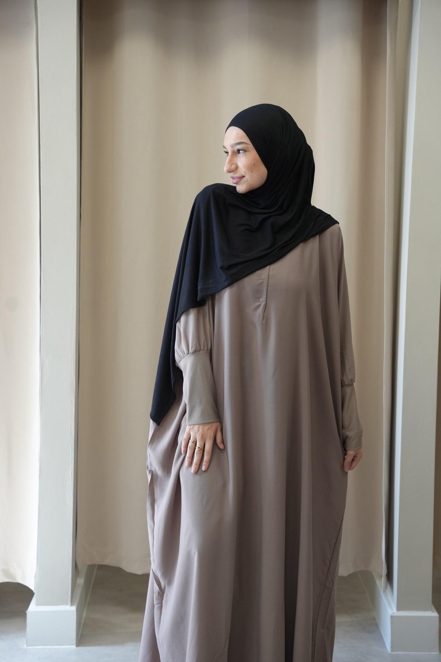 ABAYA LIA