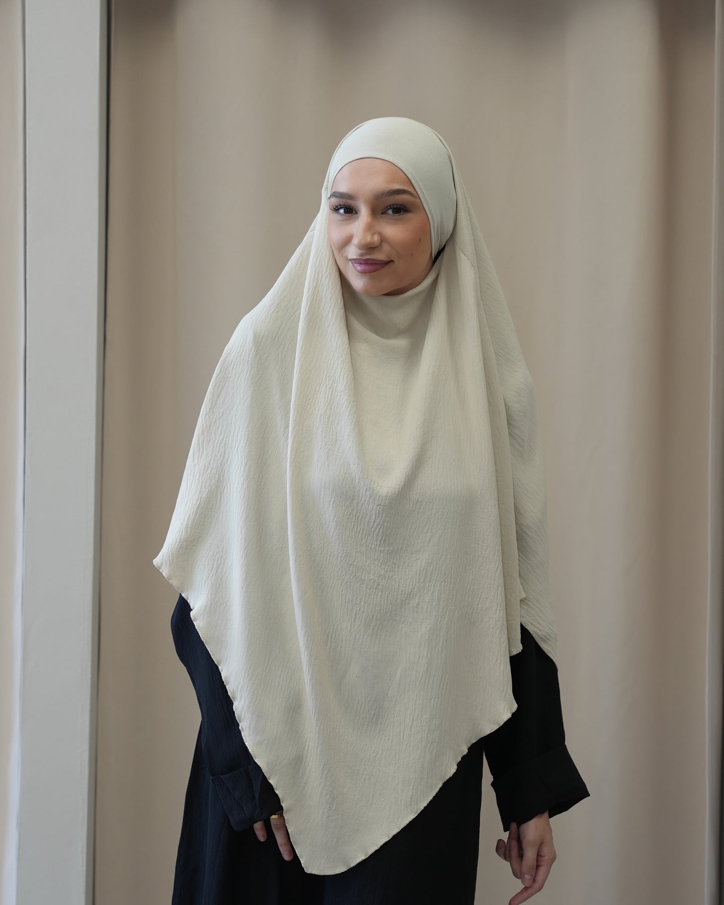 MIA KHIMAR