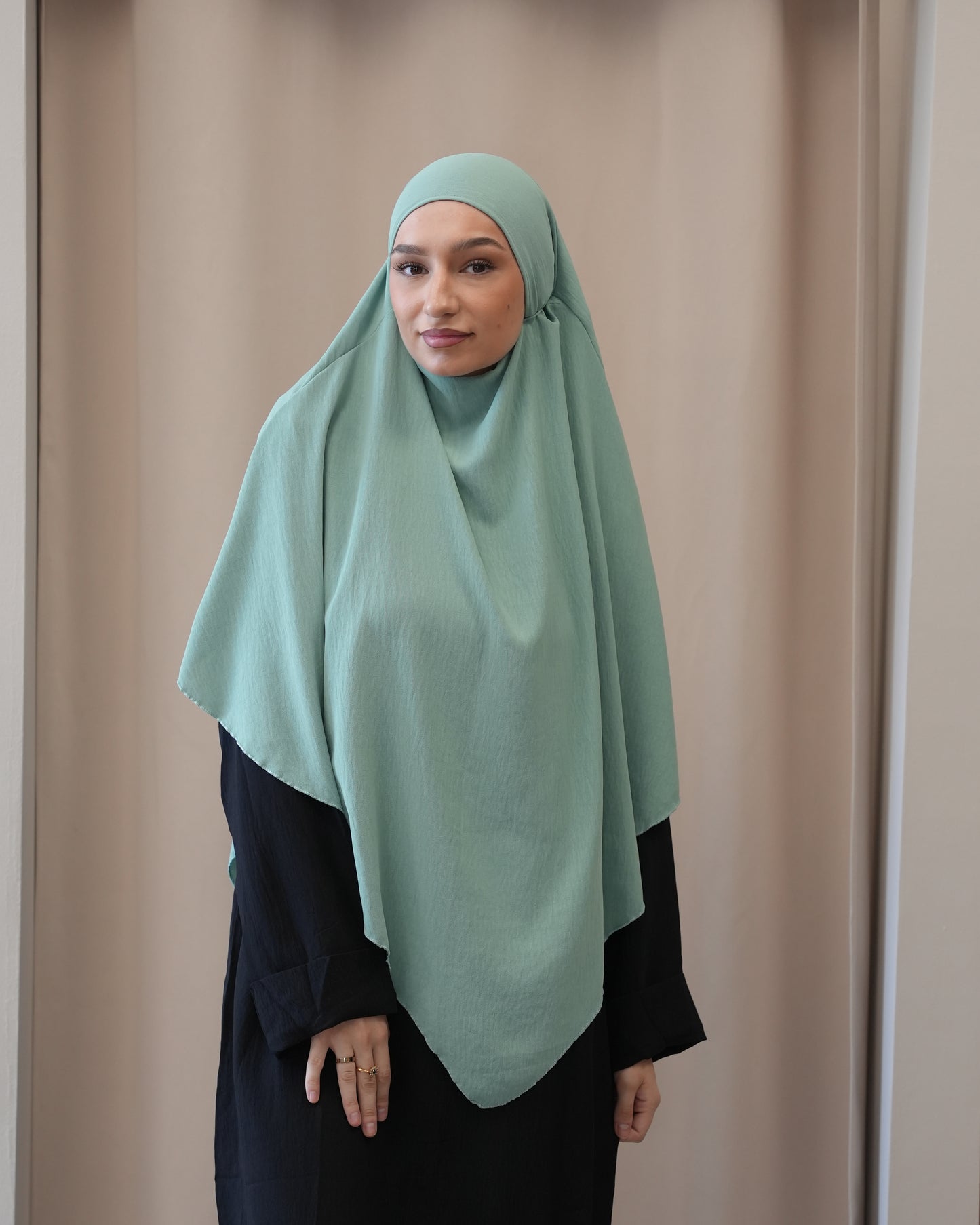 MIA KHIMAR