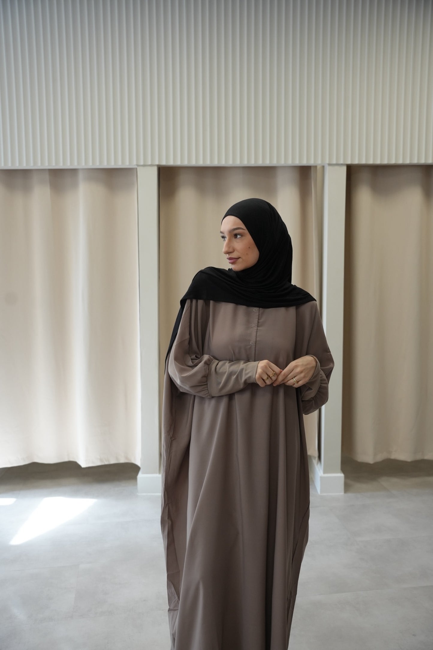 ABAYA LIA